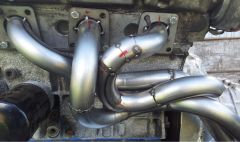 Left exhaust manifold